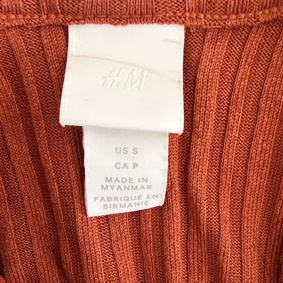 H&M Ribbed Button-Front Tank in Rust - Picture 3 of 4